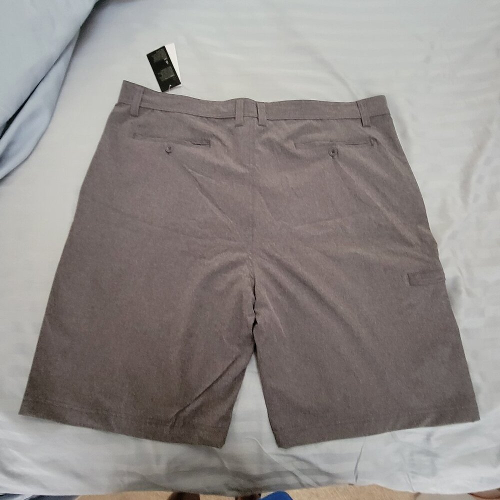 NWT Amphibian Gray Shorts Size 38 - Picture 2 of 5